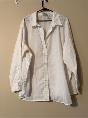 Roaman’s Classic White Button-Up Shirt